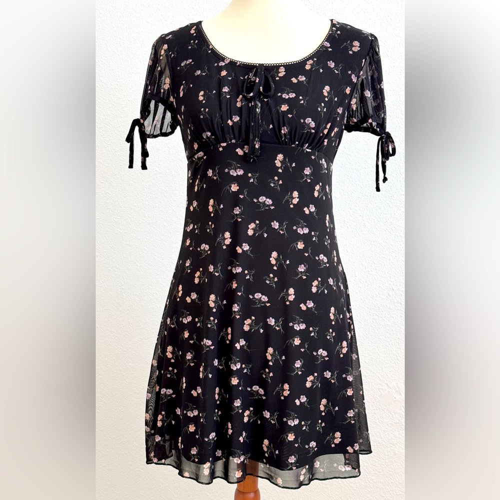 Stretchy floral mesh dress with flattering fit